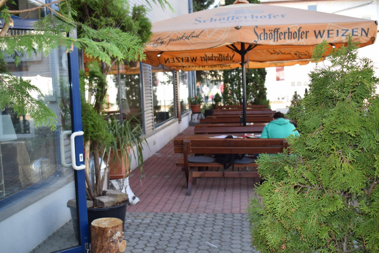 Astral'Inn Leipzig Hotel & Restaurant Exterior foto